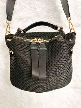 NWOT Black Textured Shoulder/Crossbody Bag With Chunky Gold Hardware